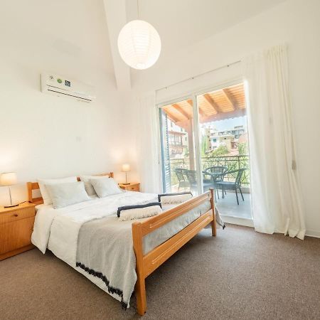 The Salnik Beach Apartment Лимасол Экстерьер фото